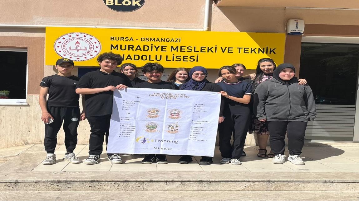 İngilizce öğretmenimiz Evrim Parlak Dinç’in kurucusu olduğu Bursa’mızın kültürel mirasını yabancı ülkelere tanıtan proje 